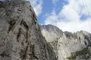Екскурзия до Пещерата Леденика и Враца
